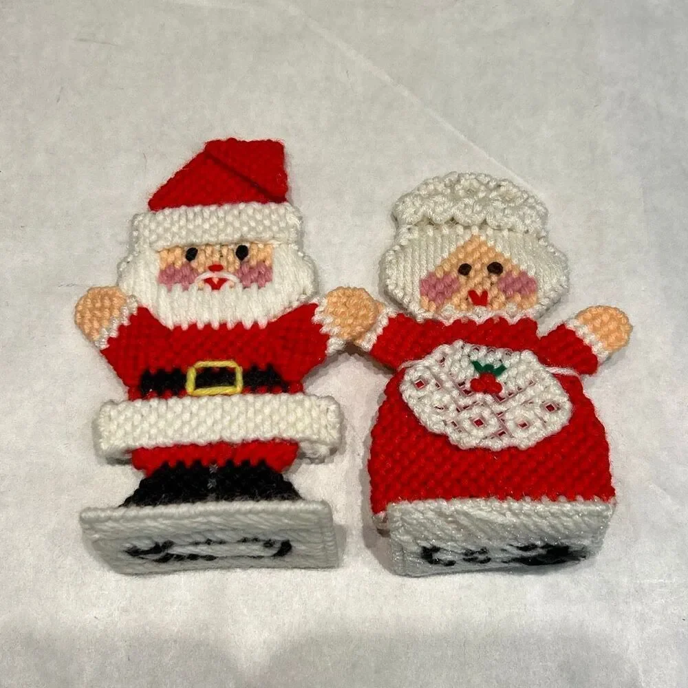 Vtg Handmade Needlepoint Style Santa & Mrs. Clause Christmas Decor Set Pair